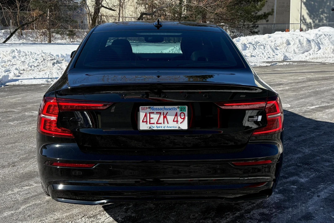 2023 Volvo S60 3rd Gen - Image 5 of 31