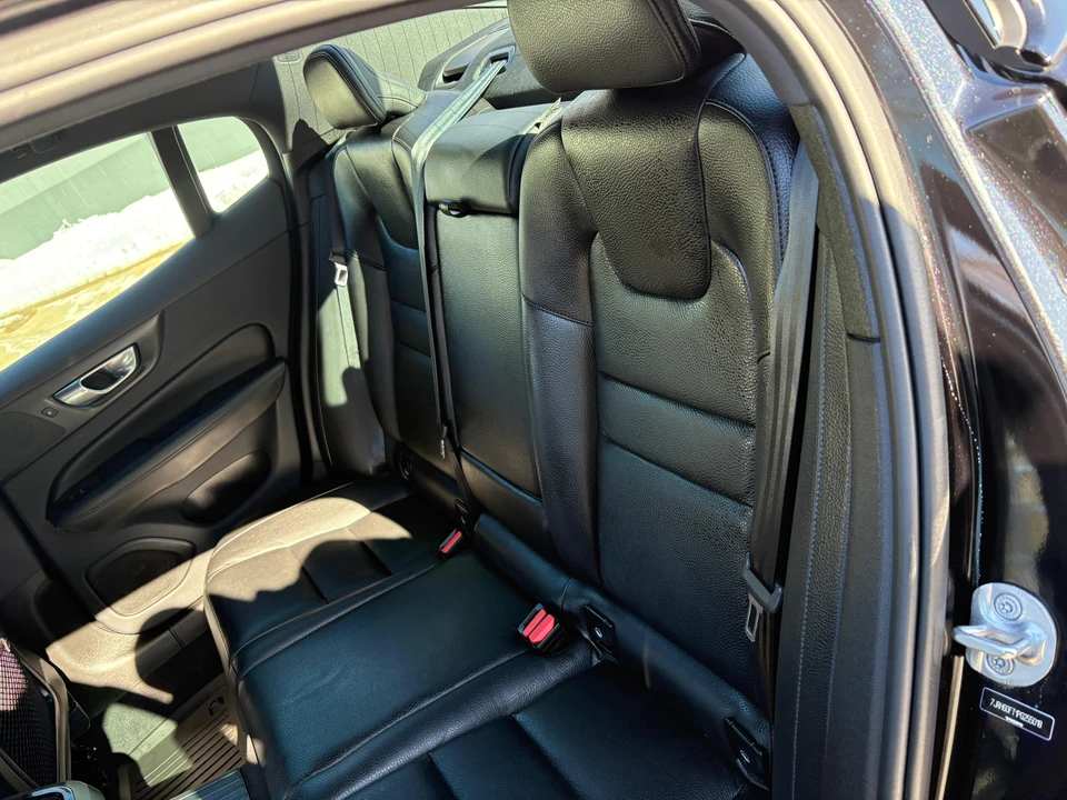 2023 Volvo S60 3rd Gen - Image 26 of 31