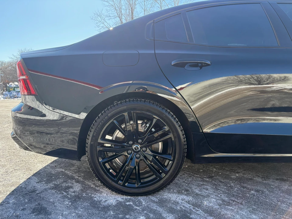 2023 Volvo S60 3rd Gen - Image 16 of 31