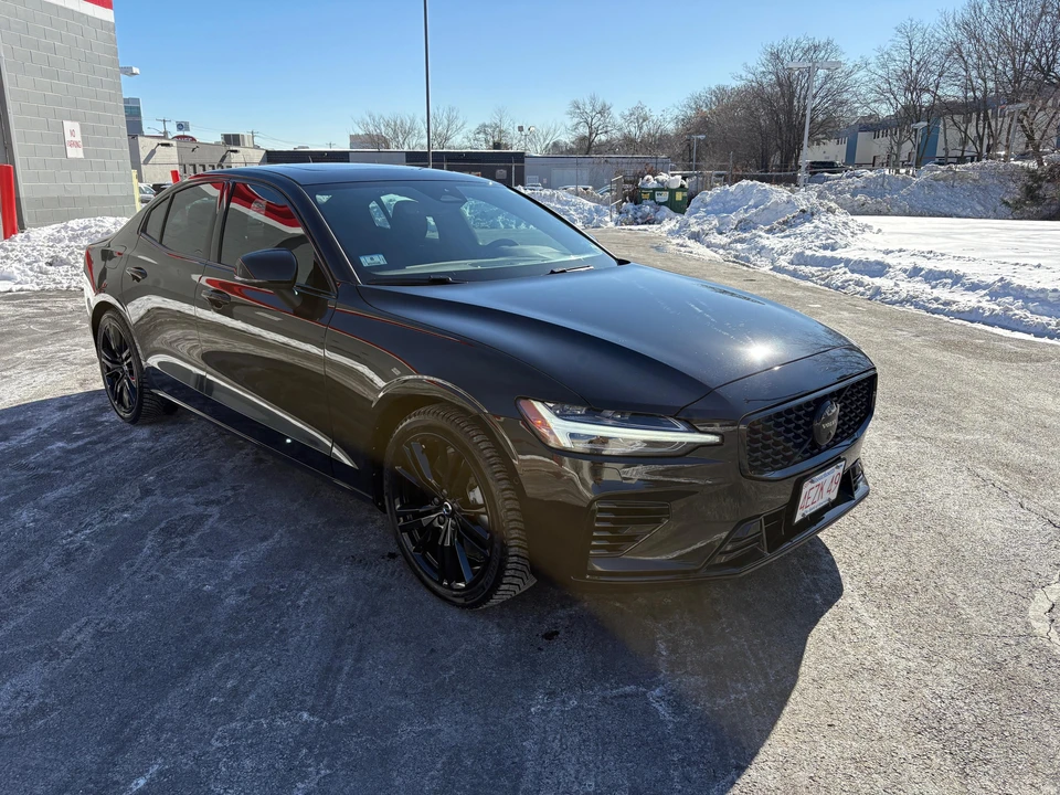 2023 Volvo S60 3rd Gen - Image 9 of 31