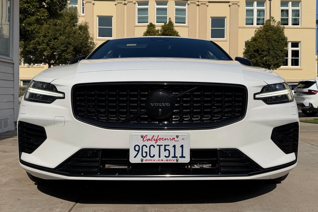 2023 Volvo S60 3rd Gen - Image 2 of 31
