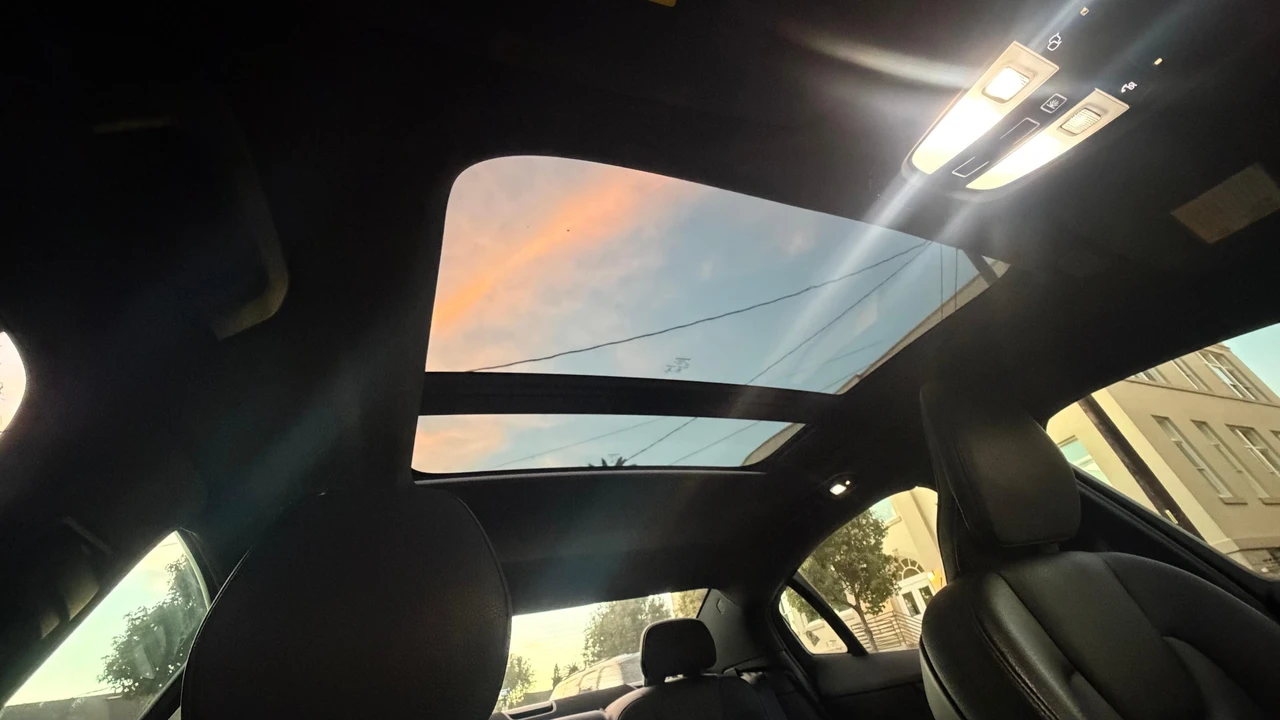 2023 Volvo S60 3rd Gen - Image 27 of 31