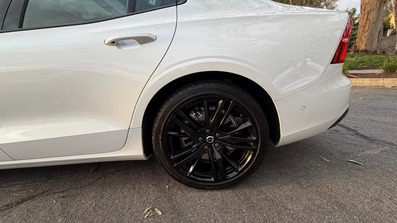 2023 Volvo S60 3rd Gen - Image 12 of 31
