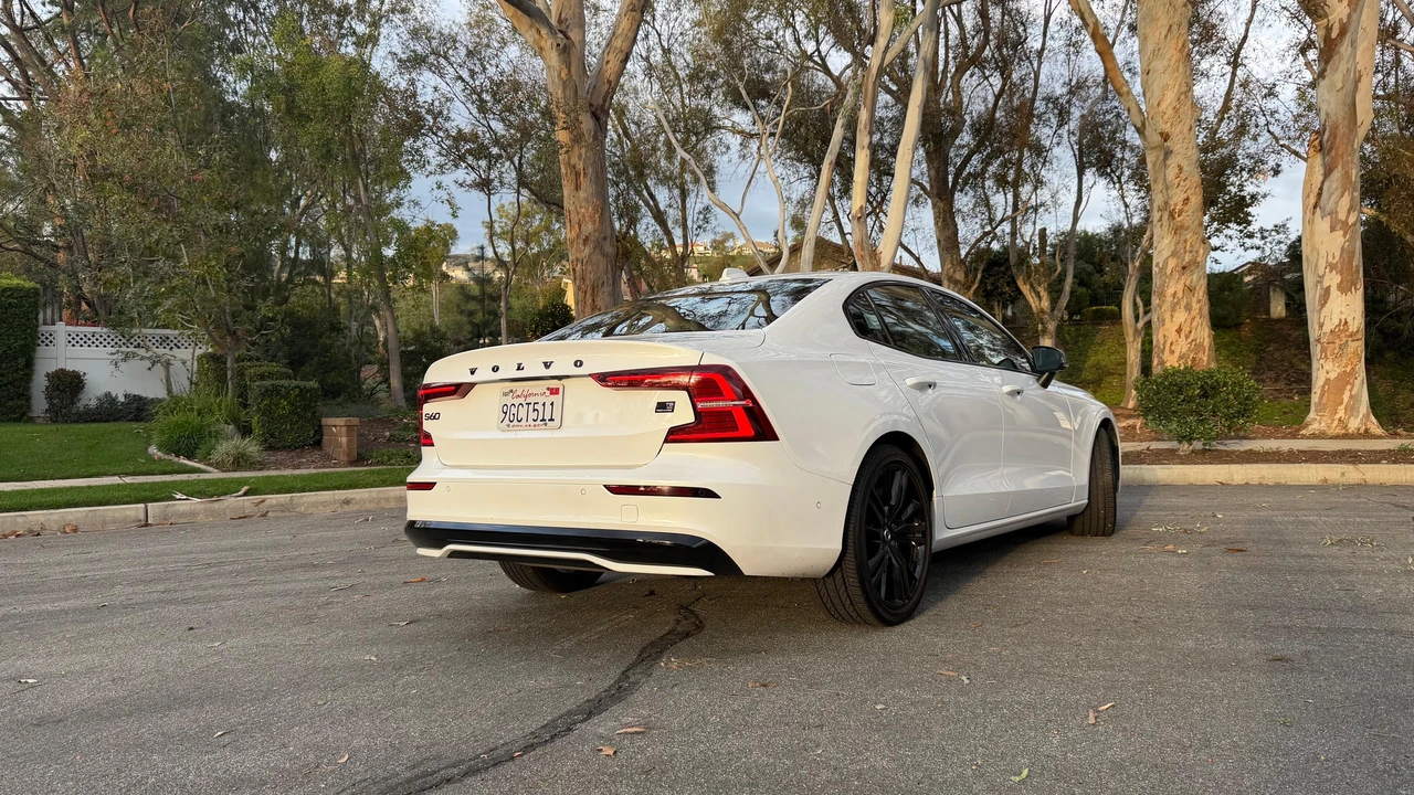 2023 Volvo S60 3rd Gen - Image 8 of 31