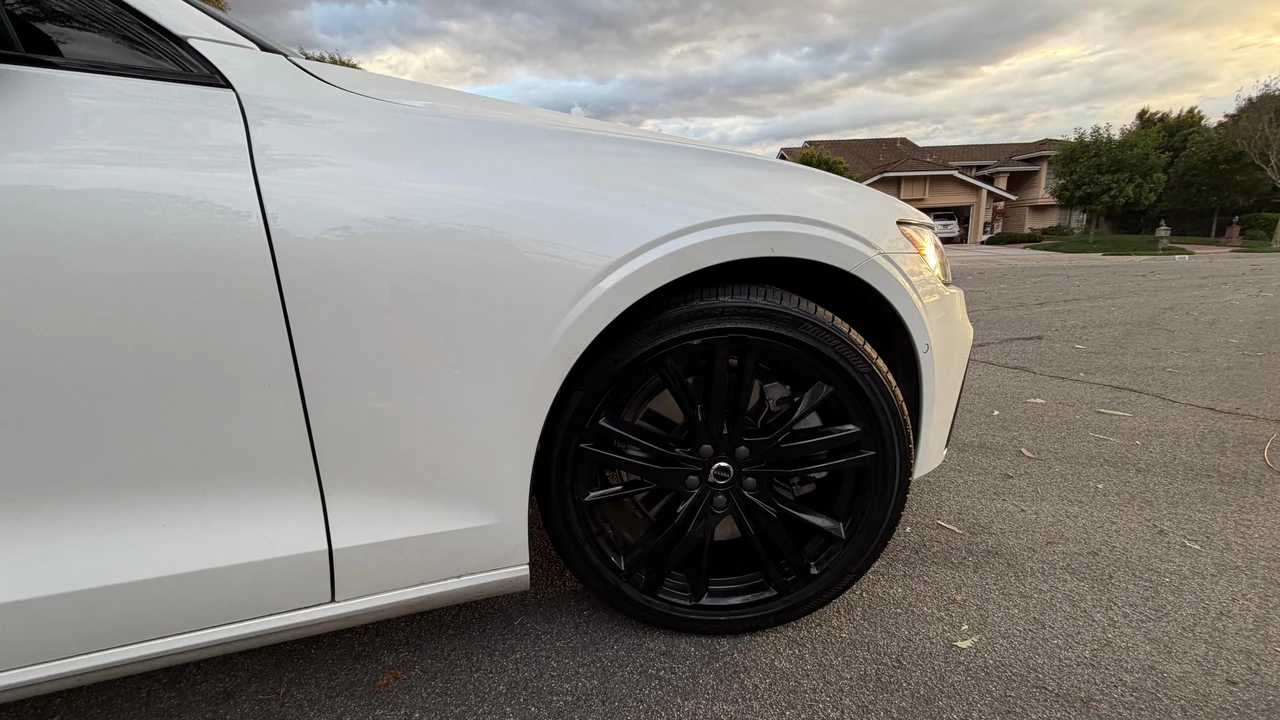 2023 Volvo S60 3rd Gen - Image 14 of 31