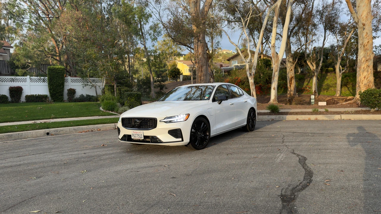 2023 Volvo S60 3rd Gen - Image 6 of 31