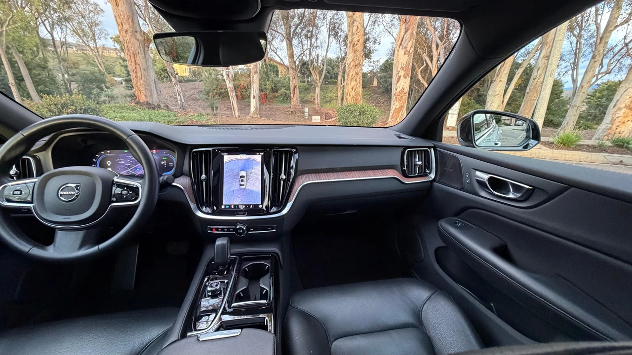 2023 Volvo S60 3rd Gen - Image 25 of 31