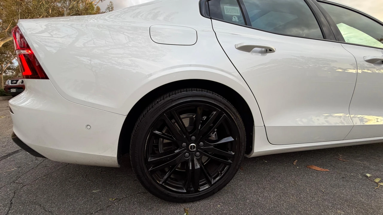 2023 Volvo S60 3rd Gen - Image 13 of 31