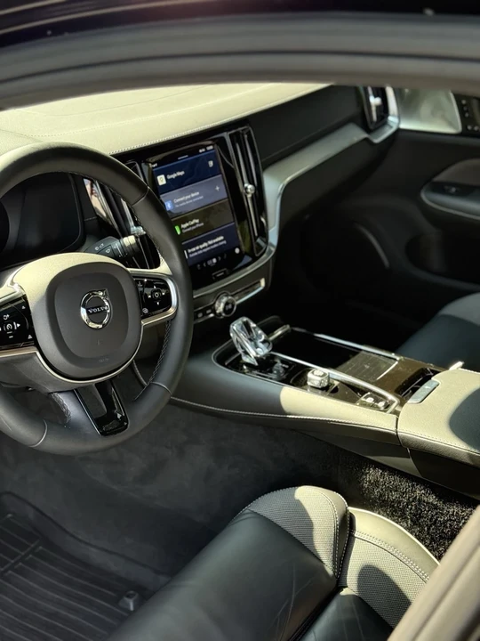 2023 Volvo S60 3rd Gen - Image 5 of 11