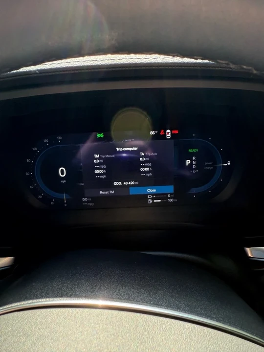 2023 Volvo S60 3rd Gen - Image 10 of 11