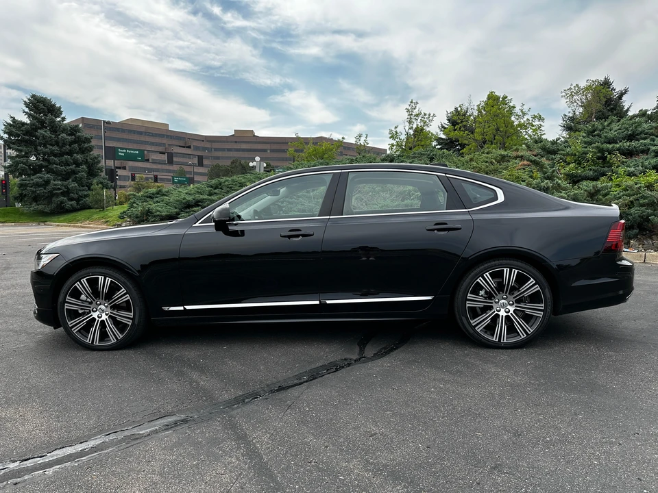 2023 Volvo S90 - Image 18 of 31