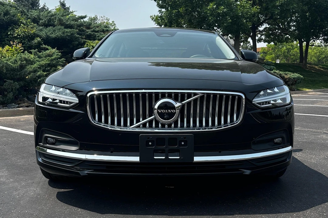 2023 Volvo S90 - Image 2 of 31