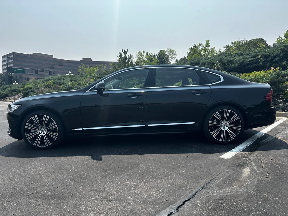 2023 Volvo S90 - Image 17 of 31