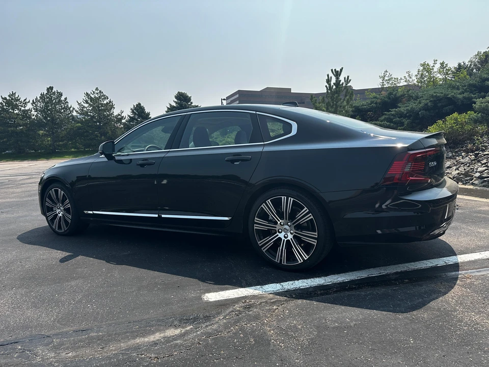2023 Volvo S90 - Image 19 of 31