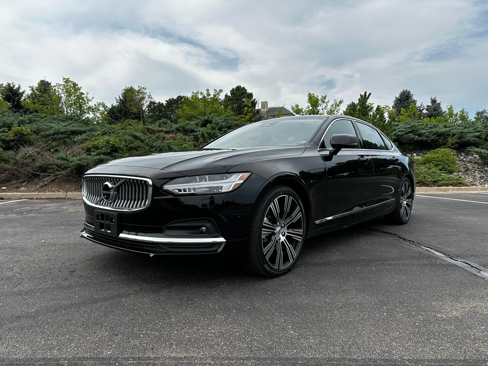 2023 Volvo S90 - Image 12 of 31