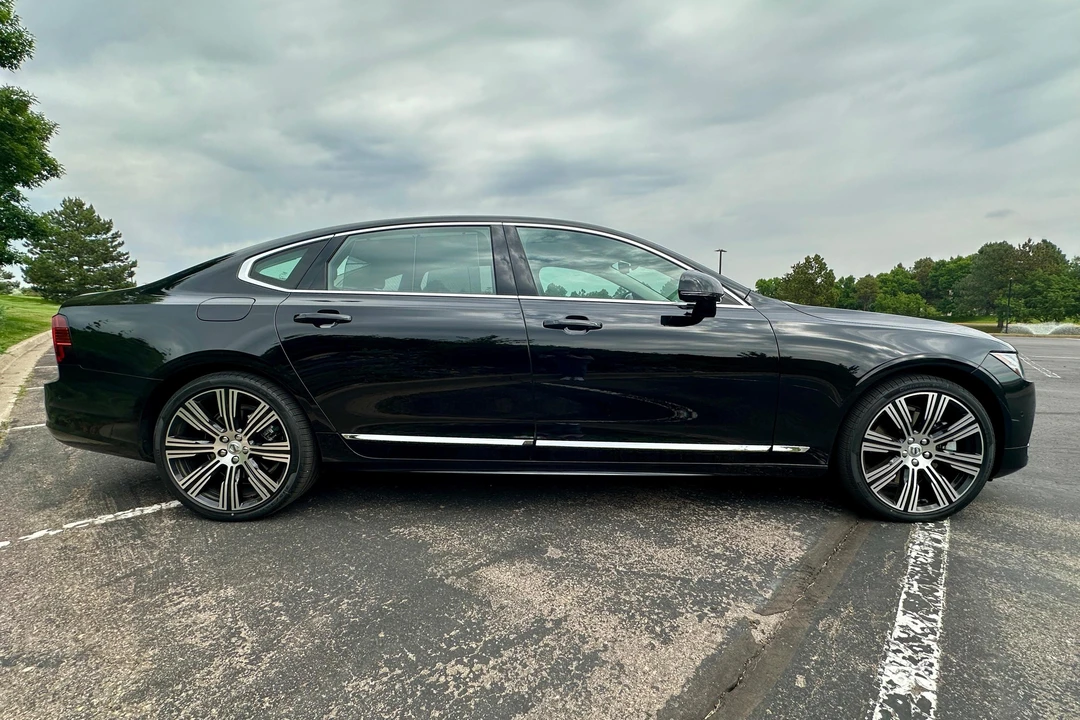 2023 Volvo S90 - Image 3 of 31