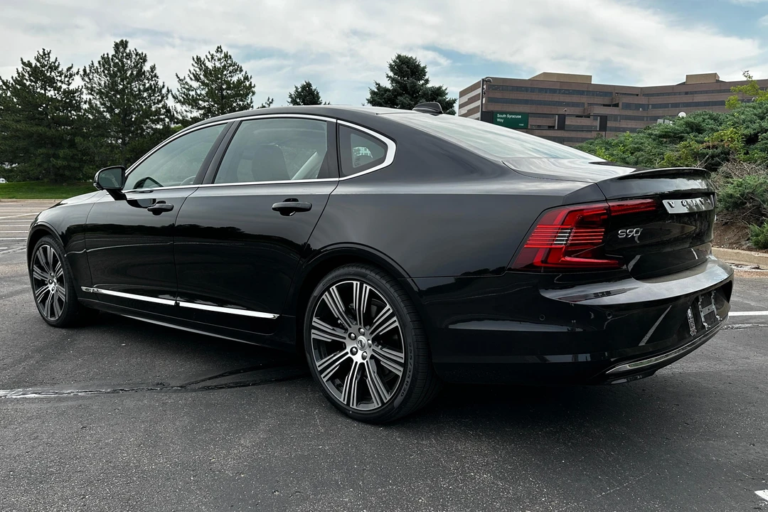 2023 Volvo S90 - Image 4 of 31