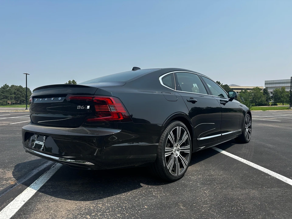 2023 Volvo S90 - Image 26 of 31