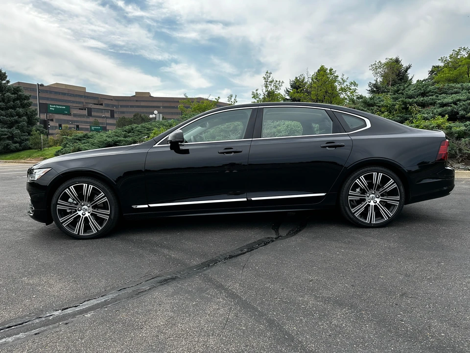2023 Volvo S90 - Image 16 of 31