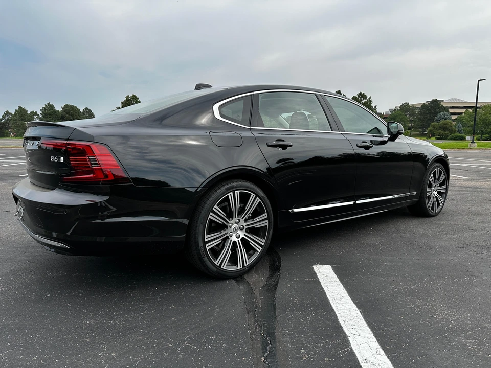 2023 Volvo S90 - Image 29 of 31