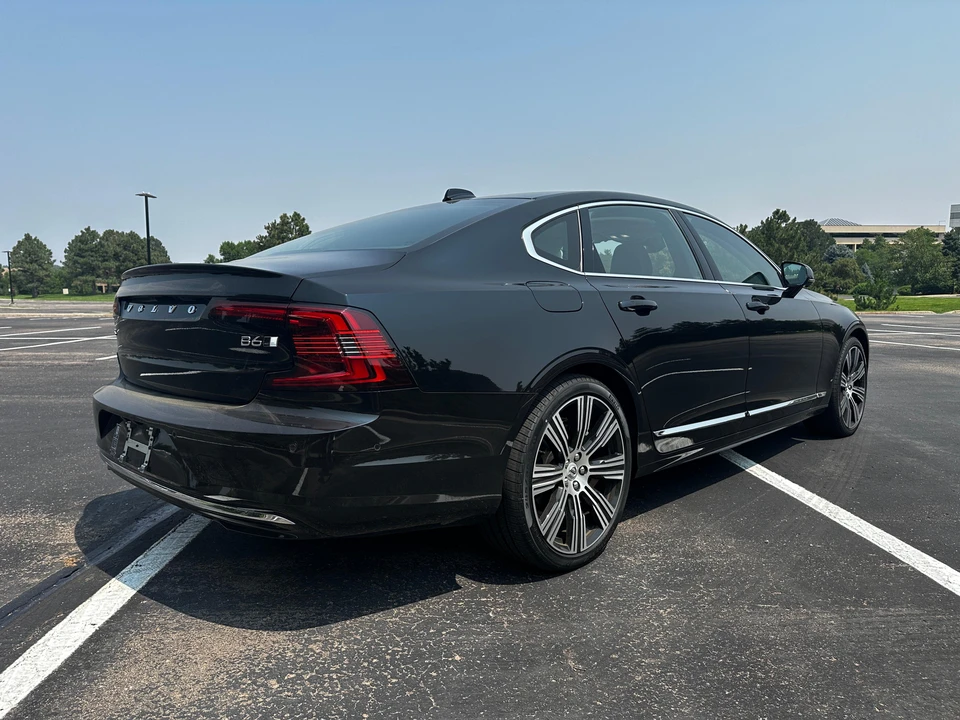 2023 Volvo S90 - Image 27 of 31