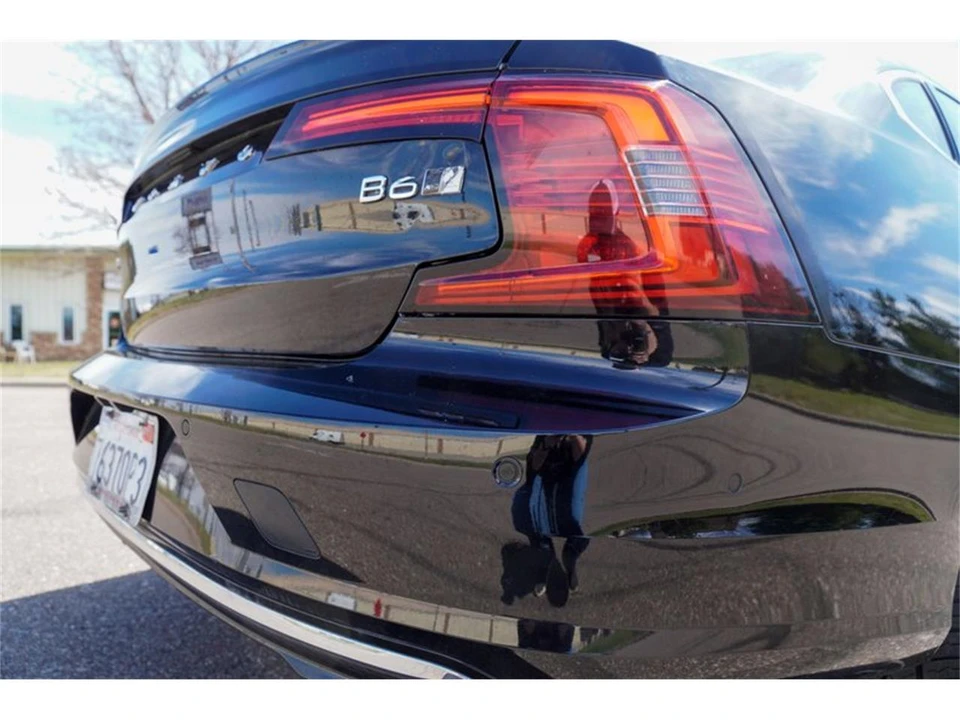 2023 Volvo S90 - Image 25 of 31