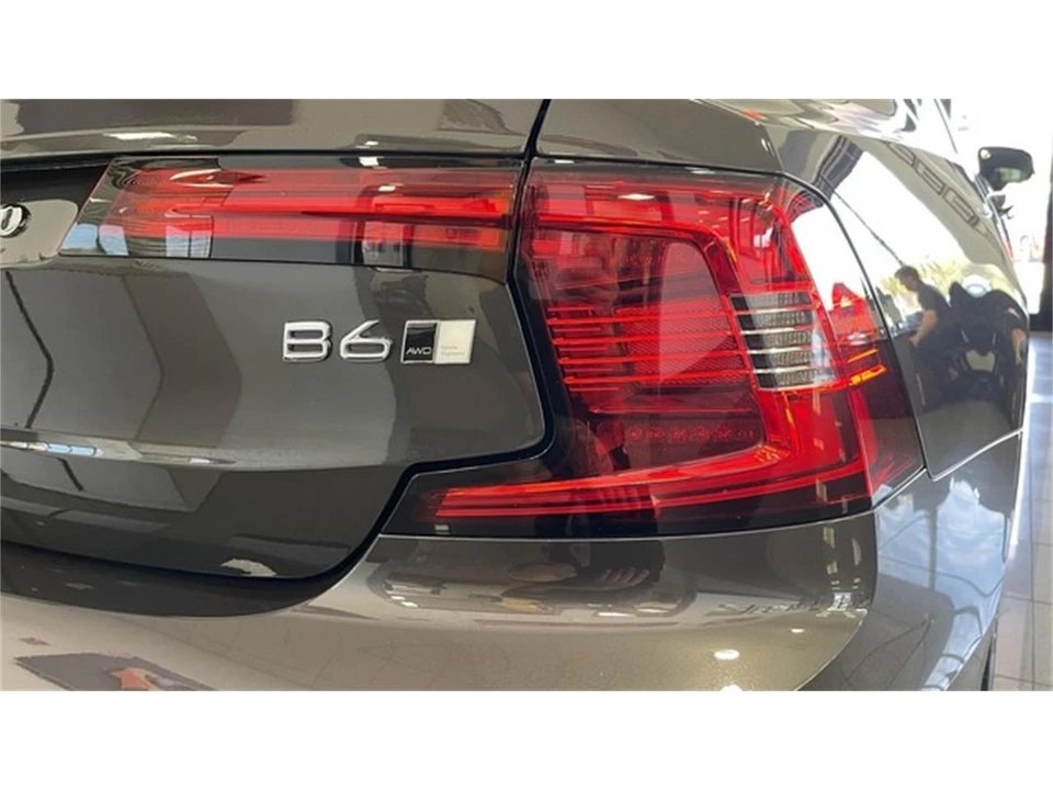 2023 Volvo S90 - Image 17 of 31