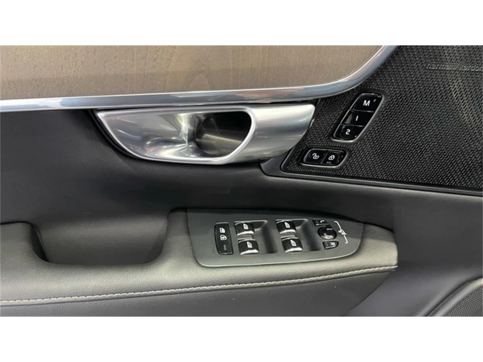 2023 Volvo S90 - Image 27 of 31