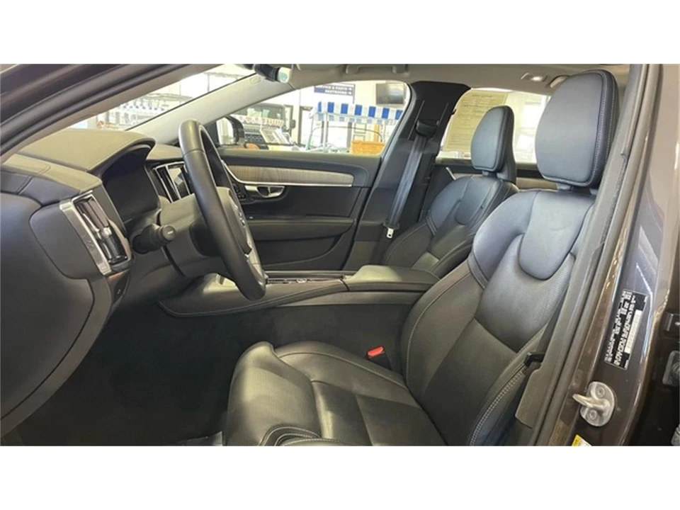 2023 Volvo S90 - Image 29 of 31