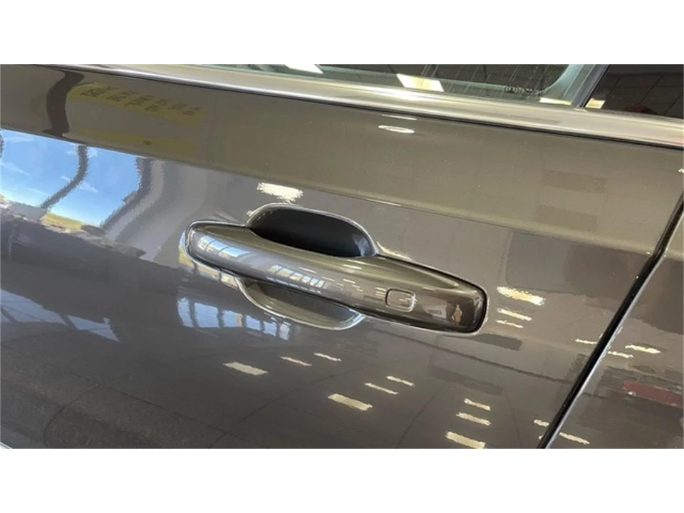 2023 Volvo S90 - Image 13 of 31