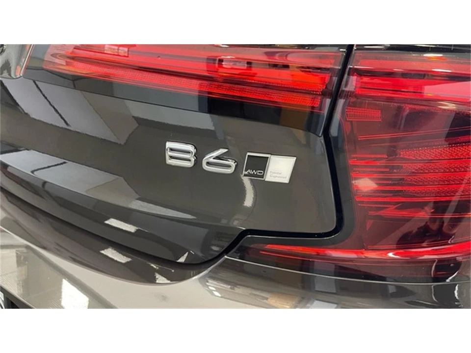 2023 Volvo S90 - Image 18 of 31