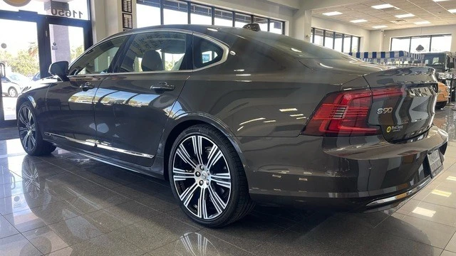 2023 Volvo S90 - Image 3 of 31