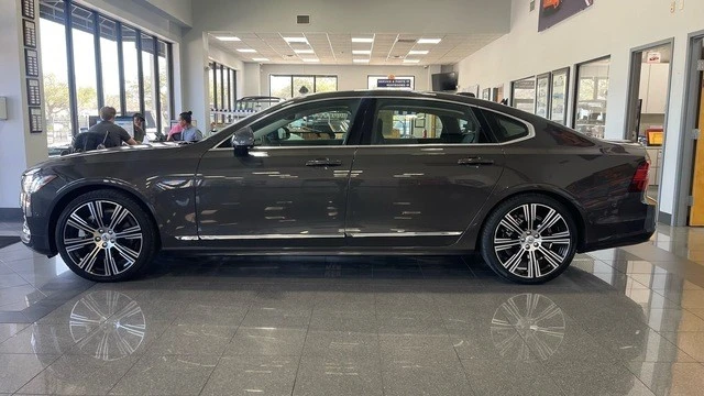 2023 Volvo S90 - Image 2 of 31
