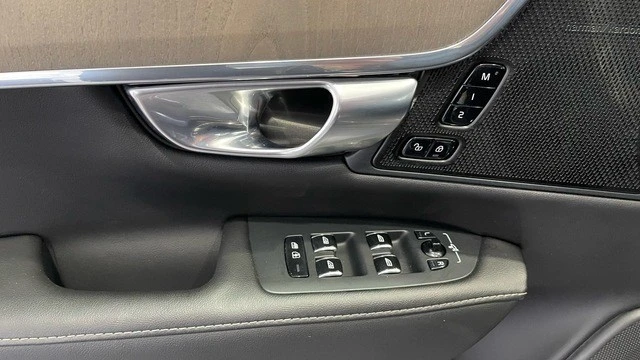2023 Volvo S90 - Image 27 of 31