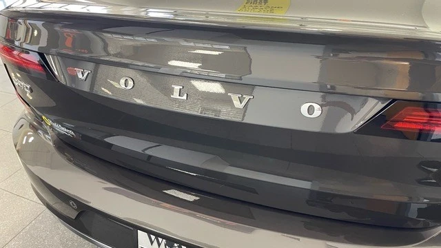 2023 Volvo S90 - Image 19 of 31
