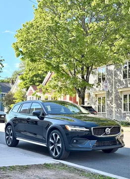 2023 Volvo V60 Cross Country Ultimate