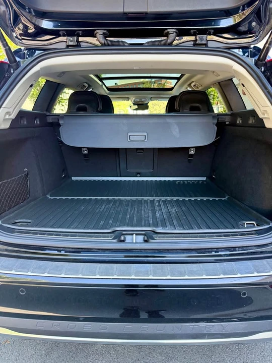 2023 Volvo V60 2nd Gen - Image 16 of 20