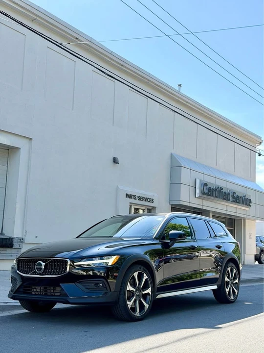 2023 Volvo V60 2nd Gen - Image 3 of 20