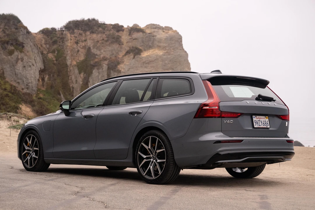 2023 Volvo V60 2nd Gen - Image 12 of 31