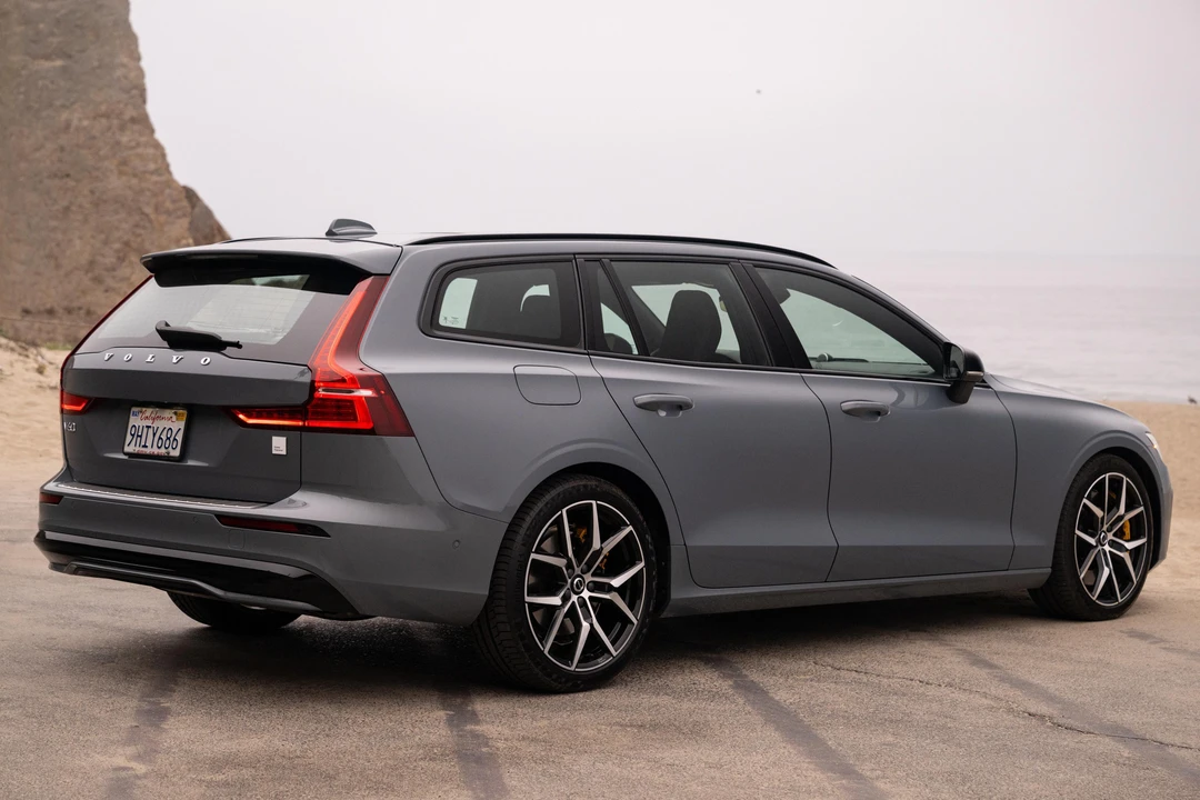 2023 Volvo V60 2nd Gen - Image 14 of 31