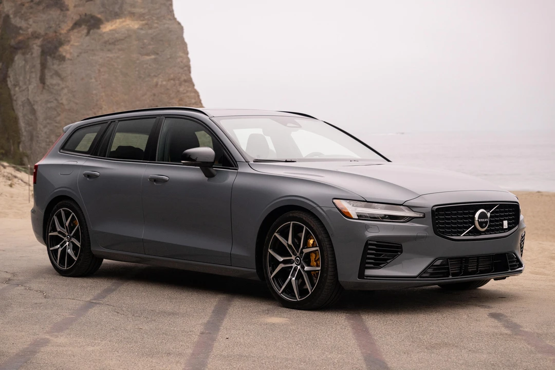 2023 Volvo V60 2nd Gen - Image 15 of 31