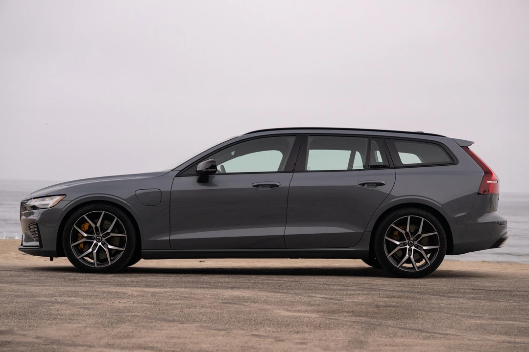 2023 Volvo V60 2nd Gen - Image 10 of 31