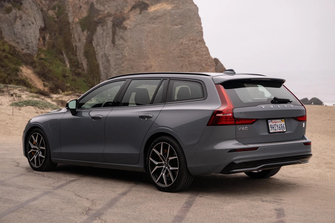2023 Volvo V60 2nd Gen - Image 11 of 31