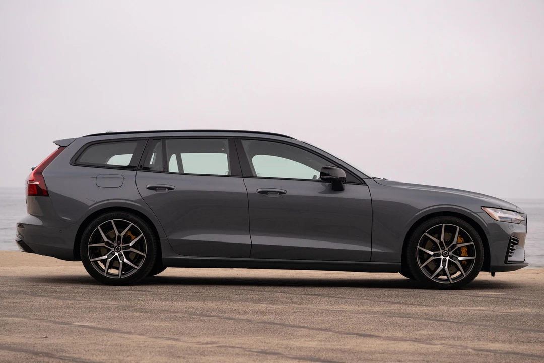 2023 Volvo V60 2nd Gen - Image 3 of 31
