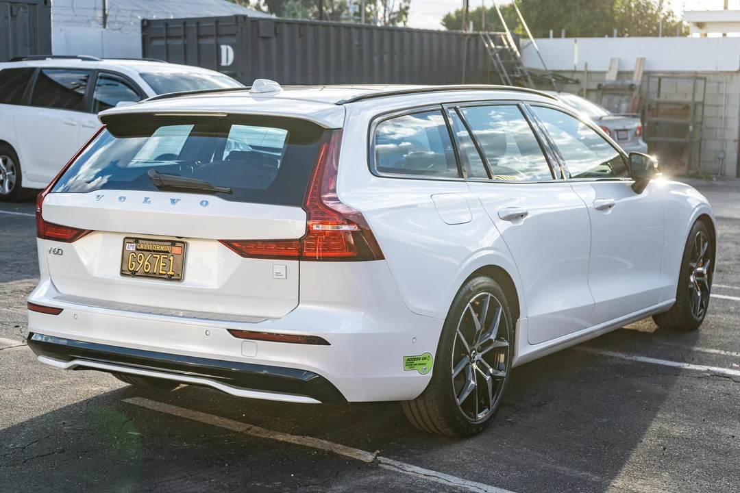 2023 Volvo V60 2nd Gen - Image 4 of 31