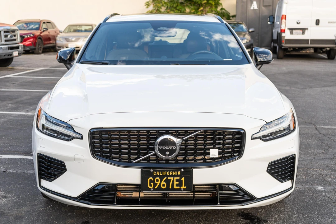 2023 Volvo V60 2nd Gen - Image 2 of 31