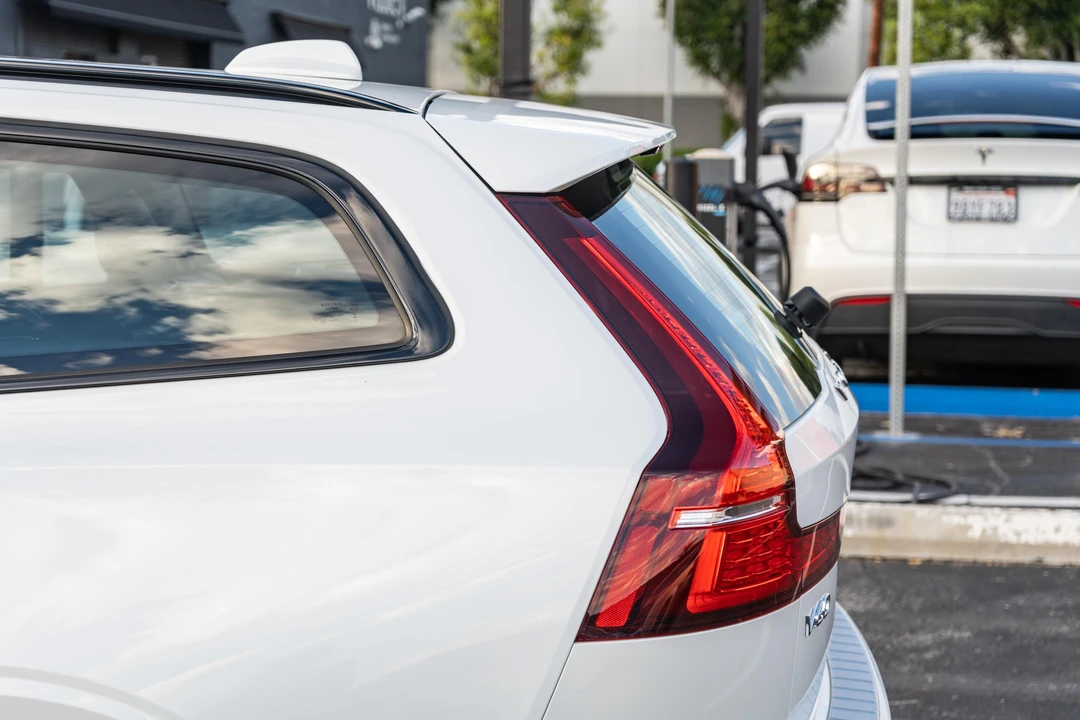 2023 Volvo V60 2nd Gen - Image 29 of 31