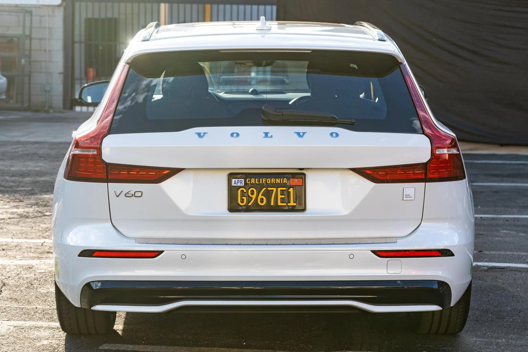 2023 Volvo V60 2nd Gen - Image 5 of 31