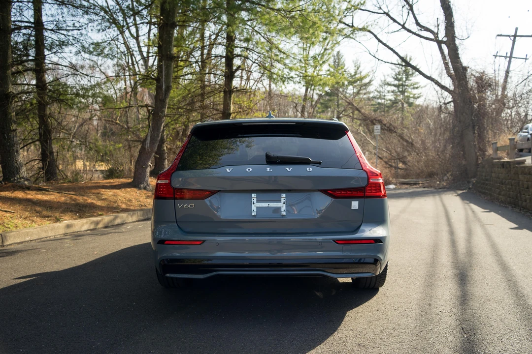 2023 Volvo V60 2nd Gen - Image 10 of 31