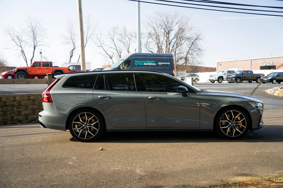 2023 Volvo V60 2nd Gen - Image 12 of 31